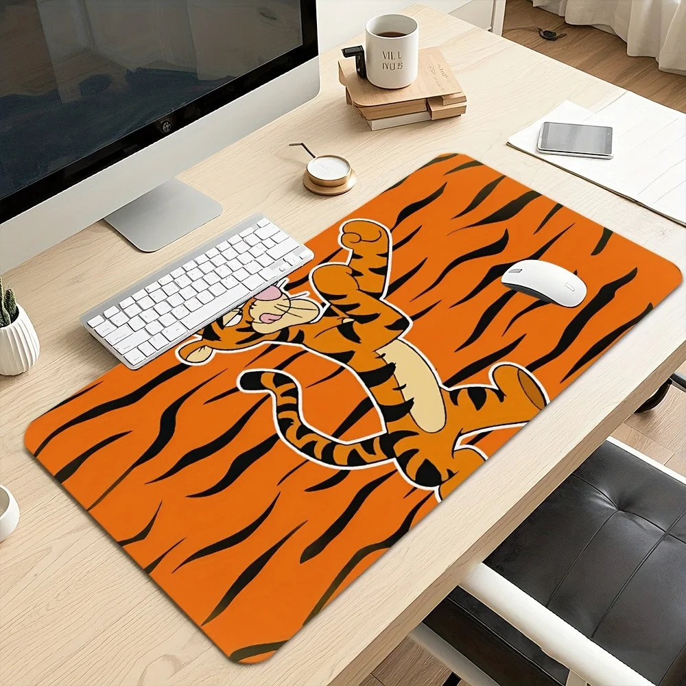 

Большой игровой коврик для мыши Pooh Bear&Tigger, прочный резиновый настольный коврик для офиса и игр, ярко-оранжевый дизайн с черной полосой