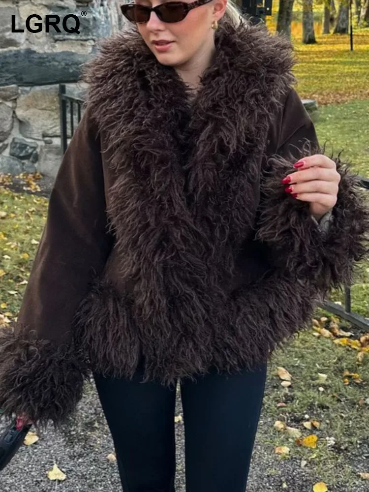 LGRQ 2025 new winter fashion women clothes turn-down collar fur, sleeves ,brown color coat WQ1019016L