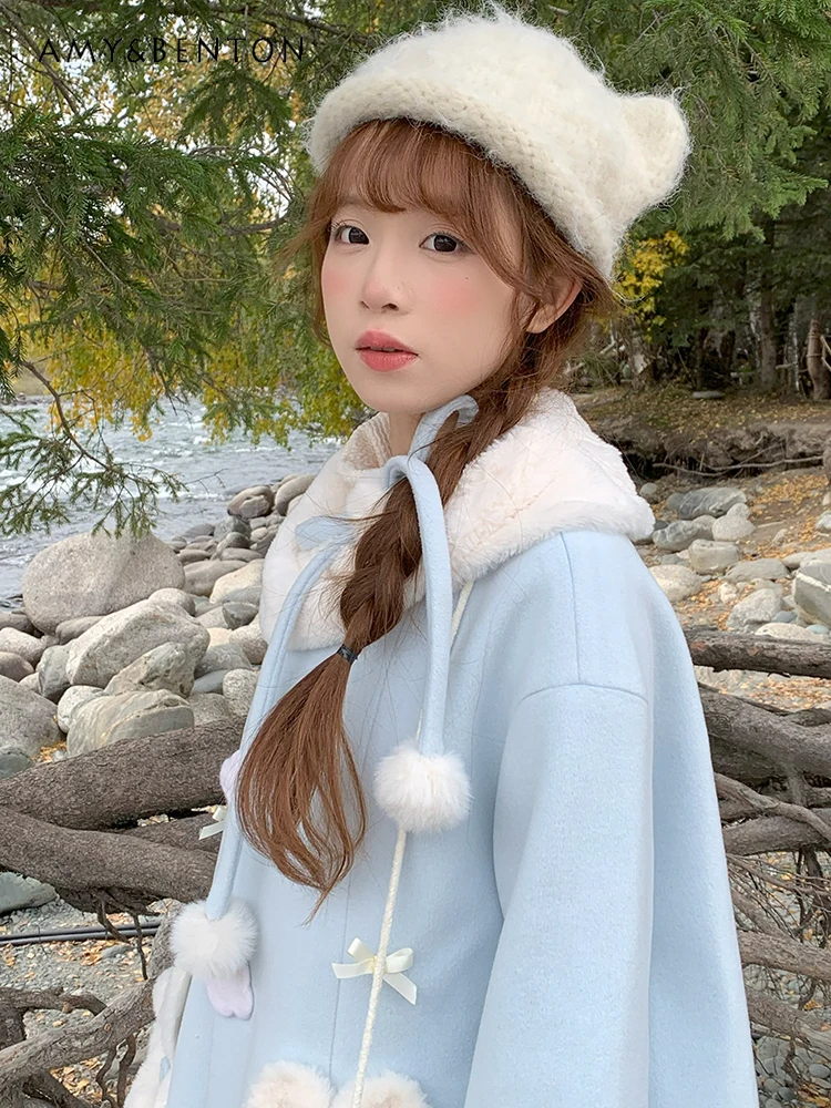 Abrigo de longitud media con cuello de muñeca de felpa con estampado de dibujos animados y lazo azul bonito, chaqueta de lana para otoño e invierno, abrigo de un solo pecho para mujer