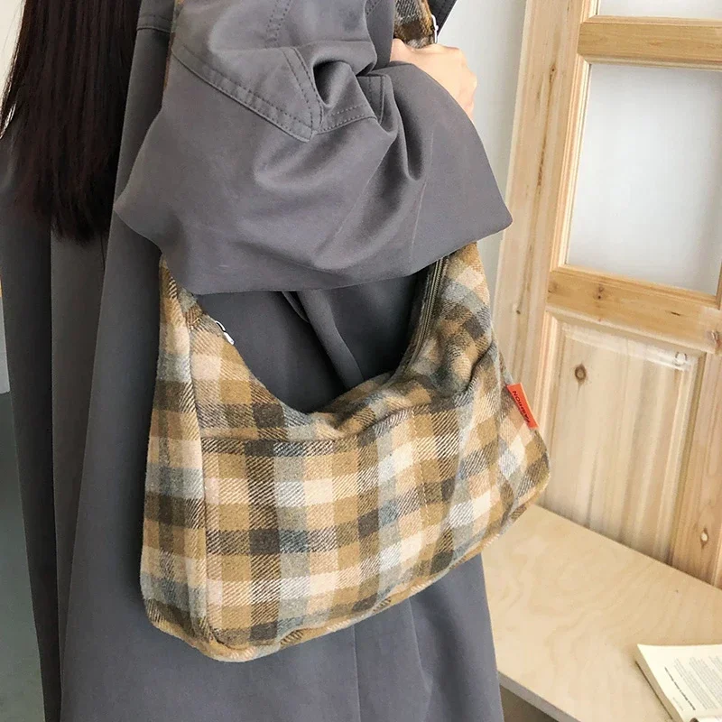 

Lazy Large Capacity Plaid Bag for Women's 2025 Autumn and Winter New Design Original Shoulder Bag Daily Commuting Crossbody Bag