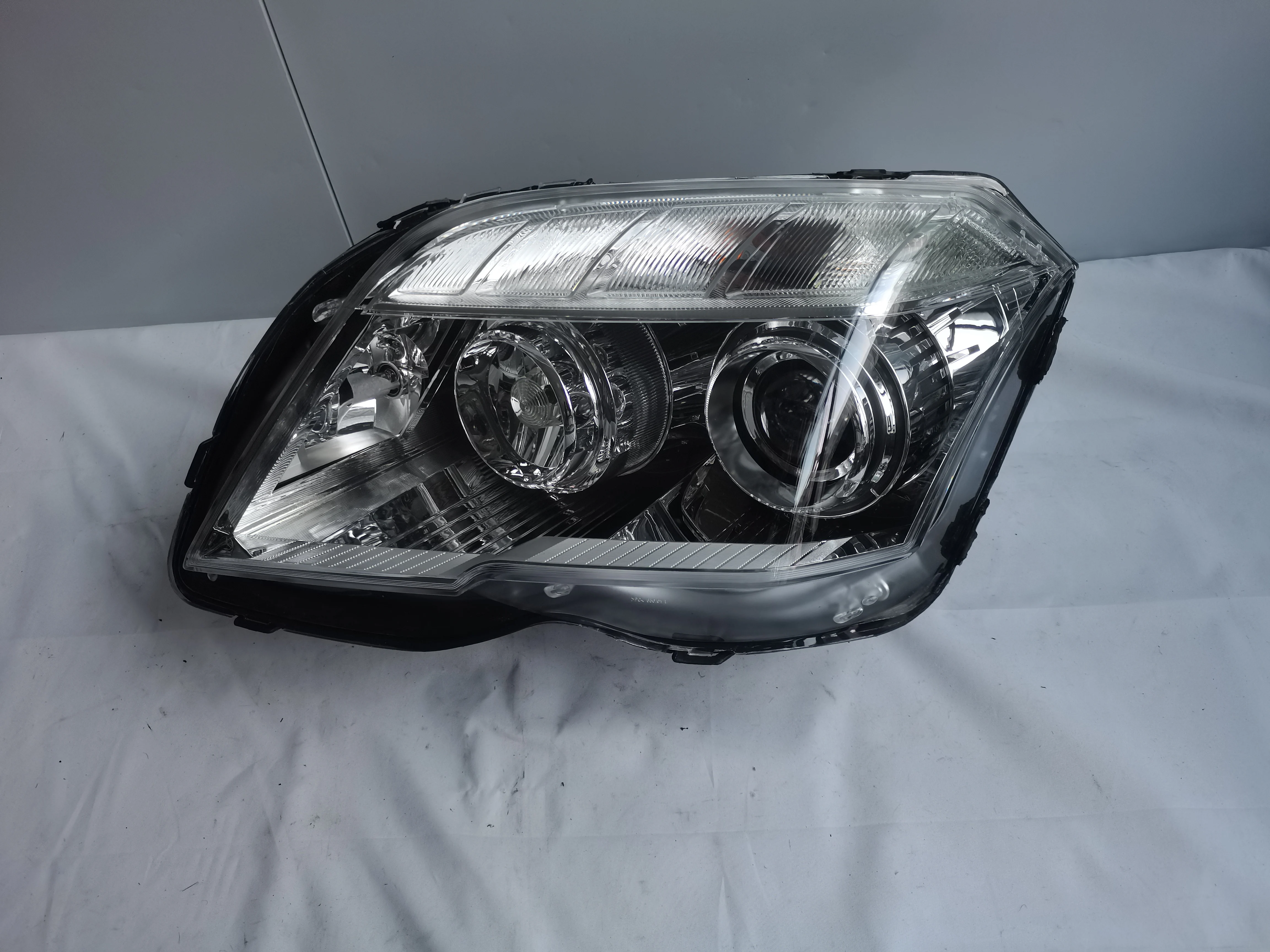 For Mercedes-Benz GLK Headlights GKL220 300 350 500 Xenon Headlights Assembly 2008-2012 Driver/passenger side original