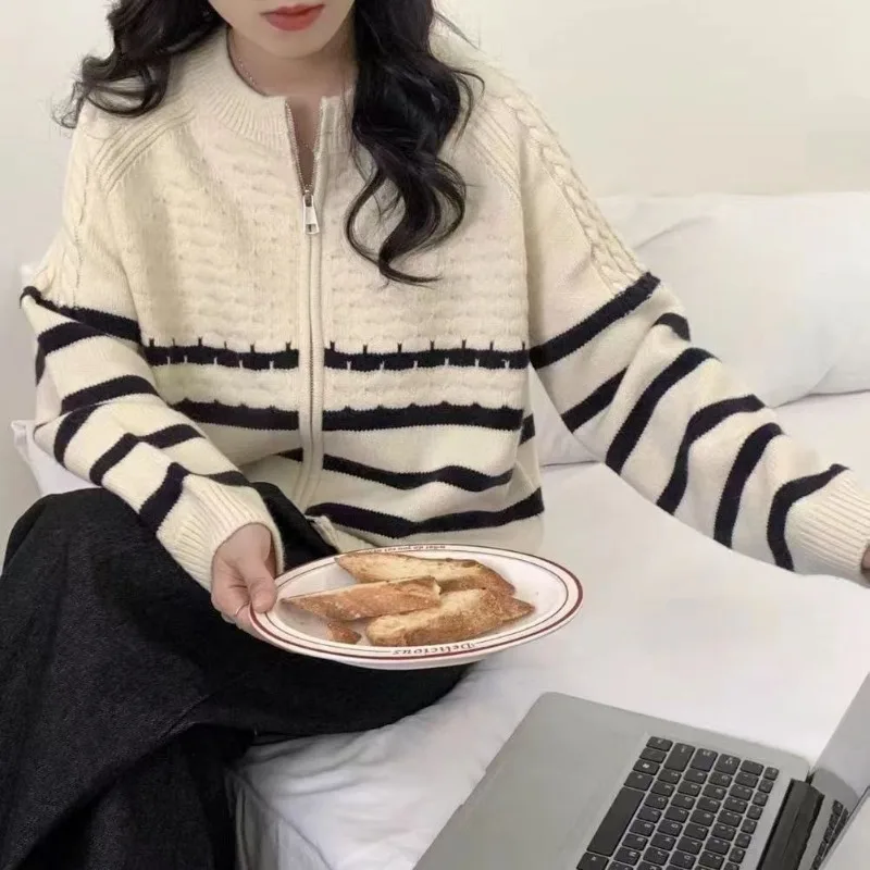 

Women Clothes Autumn Winter Fashion Korean Zipper Striped Color Blocking Knitting Women Temperament Cardigan Sweater Loose Coat