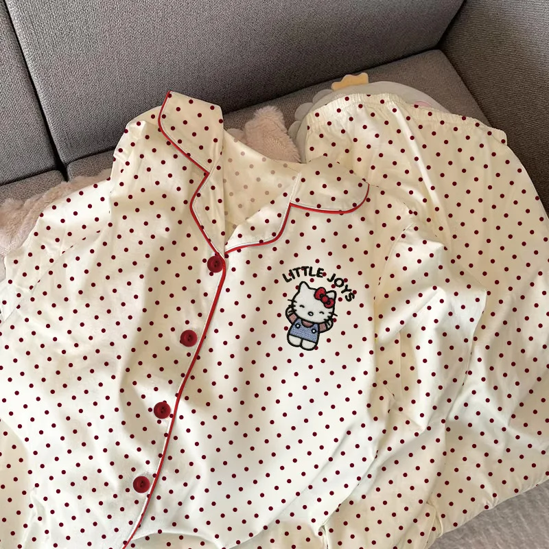 Sanrio Primavera e Autunno Hello Kitty Pigiama a maniche lunghe carino da donna Cartoon Polka Dot Cardigan con risvolto Set da casa