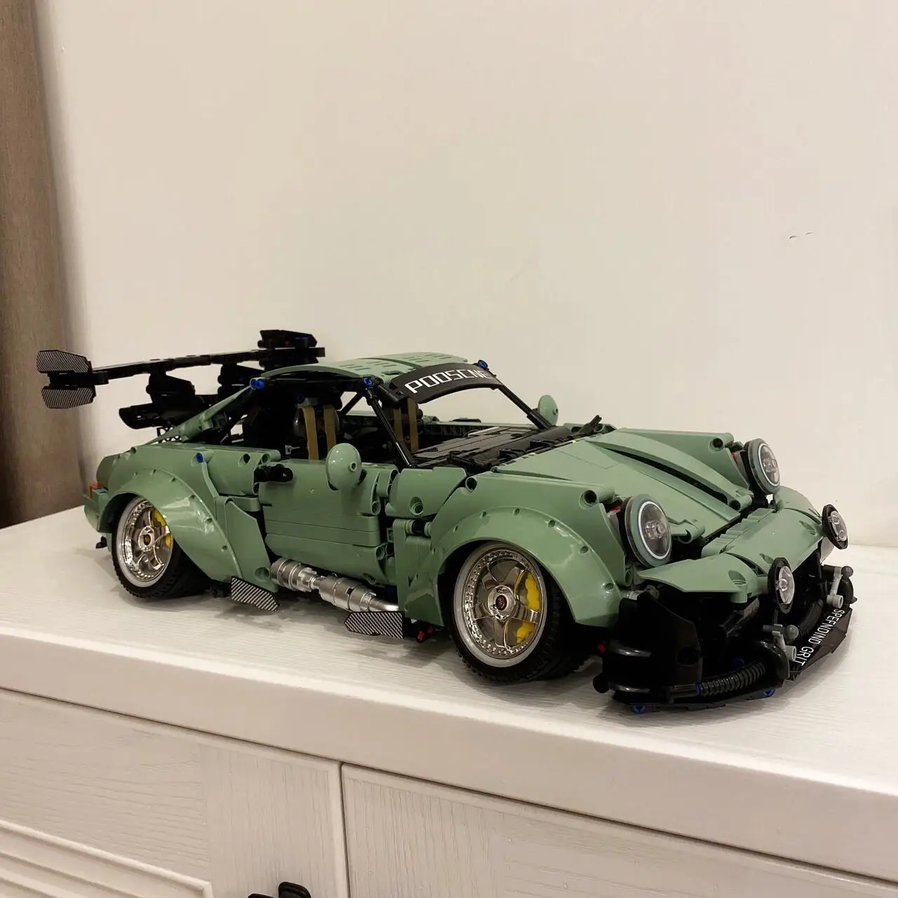 

2435pcs Technology Green Porscheed 911 RWB Wide Body Low Lying Car Model Boys Girls Toys Gift Car Building Blocks