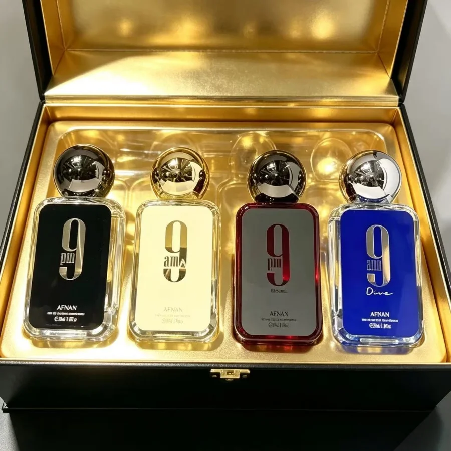 4pc Pour FemmeA perfume suitable for nighttime use, with woody and vanilla notes. view 2