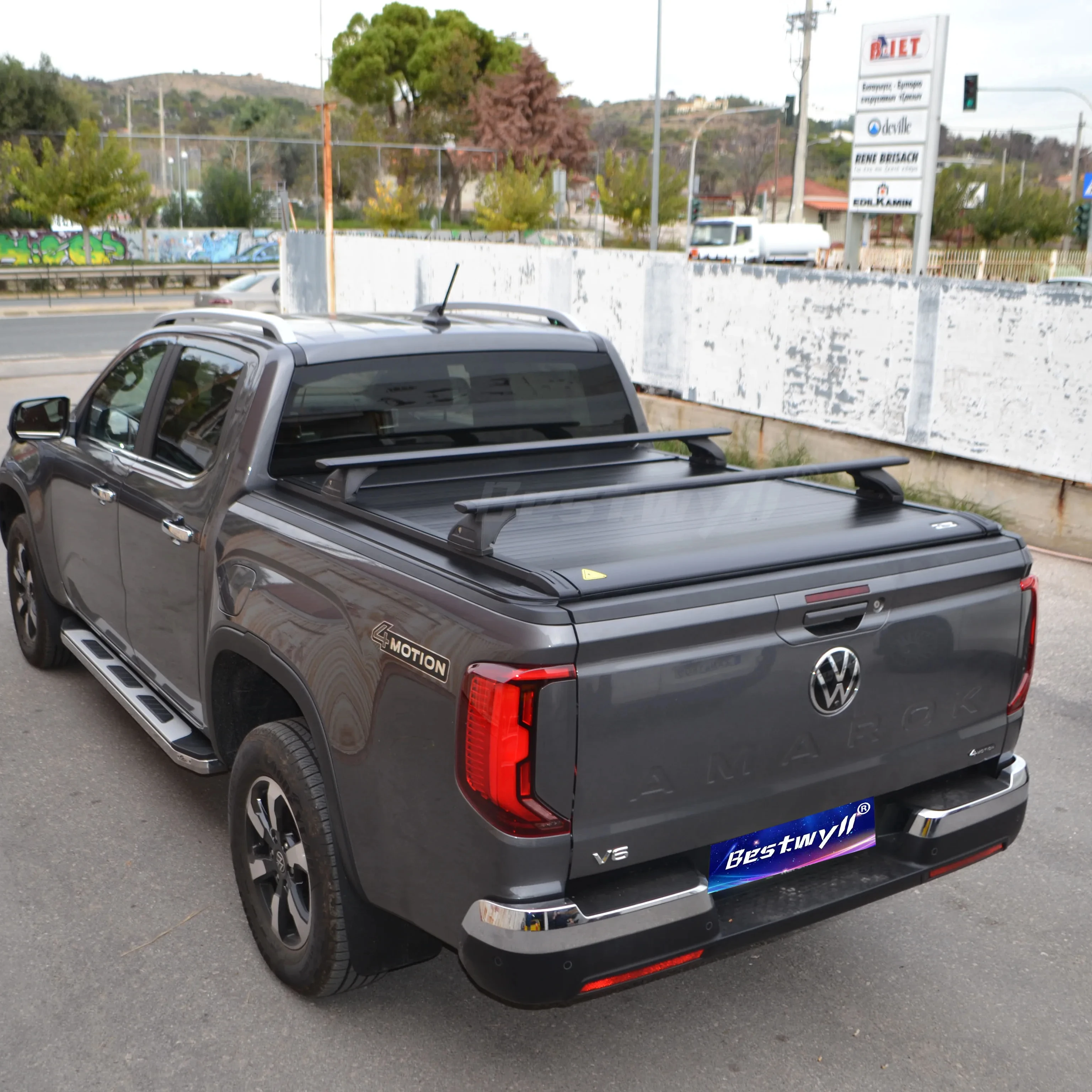 

BESTWYLL Wholesale Suppliers Roll Top Pick Up Truck Rear Roller Lid Shutter Bed Electric Tonneau Cover For 2023 Vw Amarok E-K81