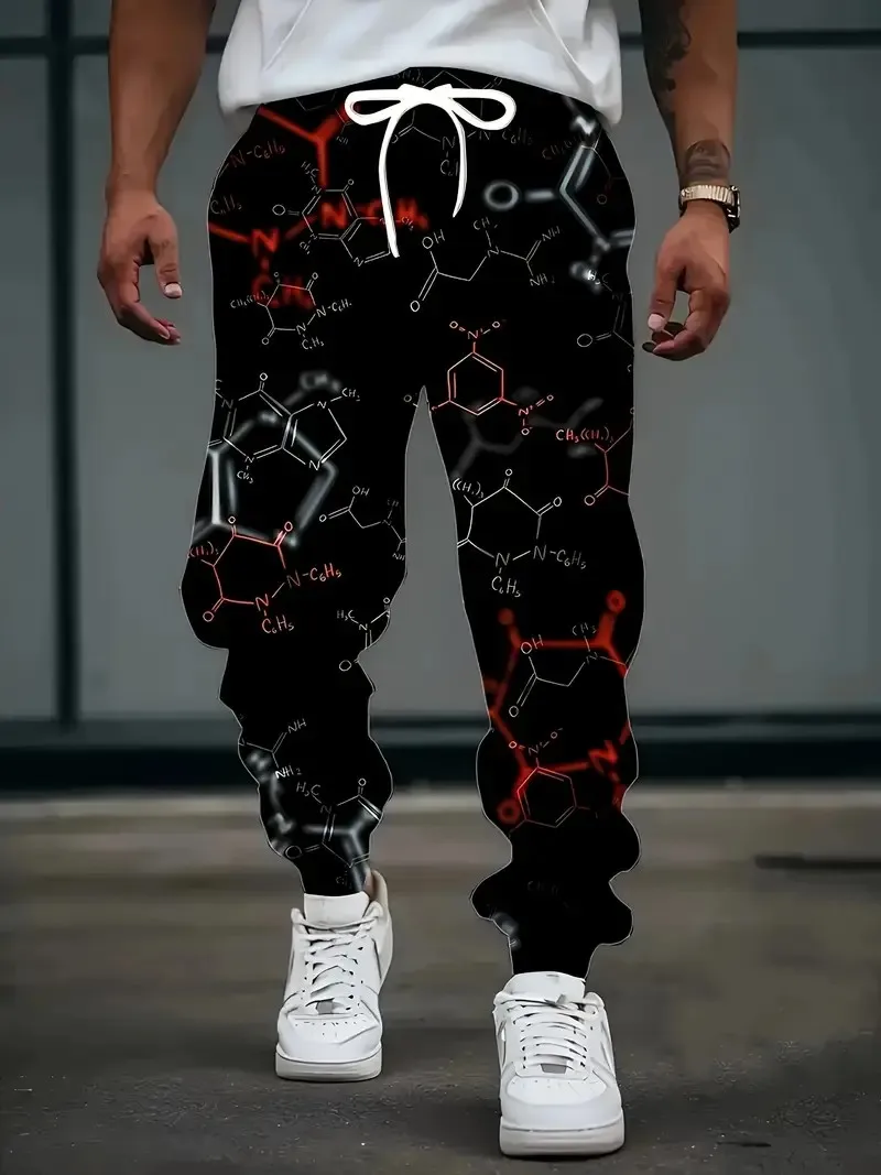 

Новые мужские брюки на осень 2025 года – это повседневные и модные уличные брюки.