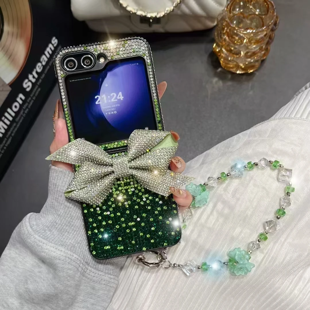 

Luxury Change Color Diamond Bling Phone Case With Bow Flower Pearl Strap For Samsung Galaxy Z Flip 3 4 5 6 F7220 Creative Wrist