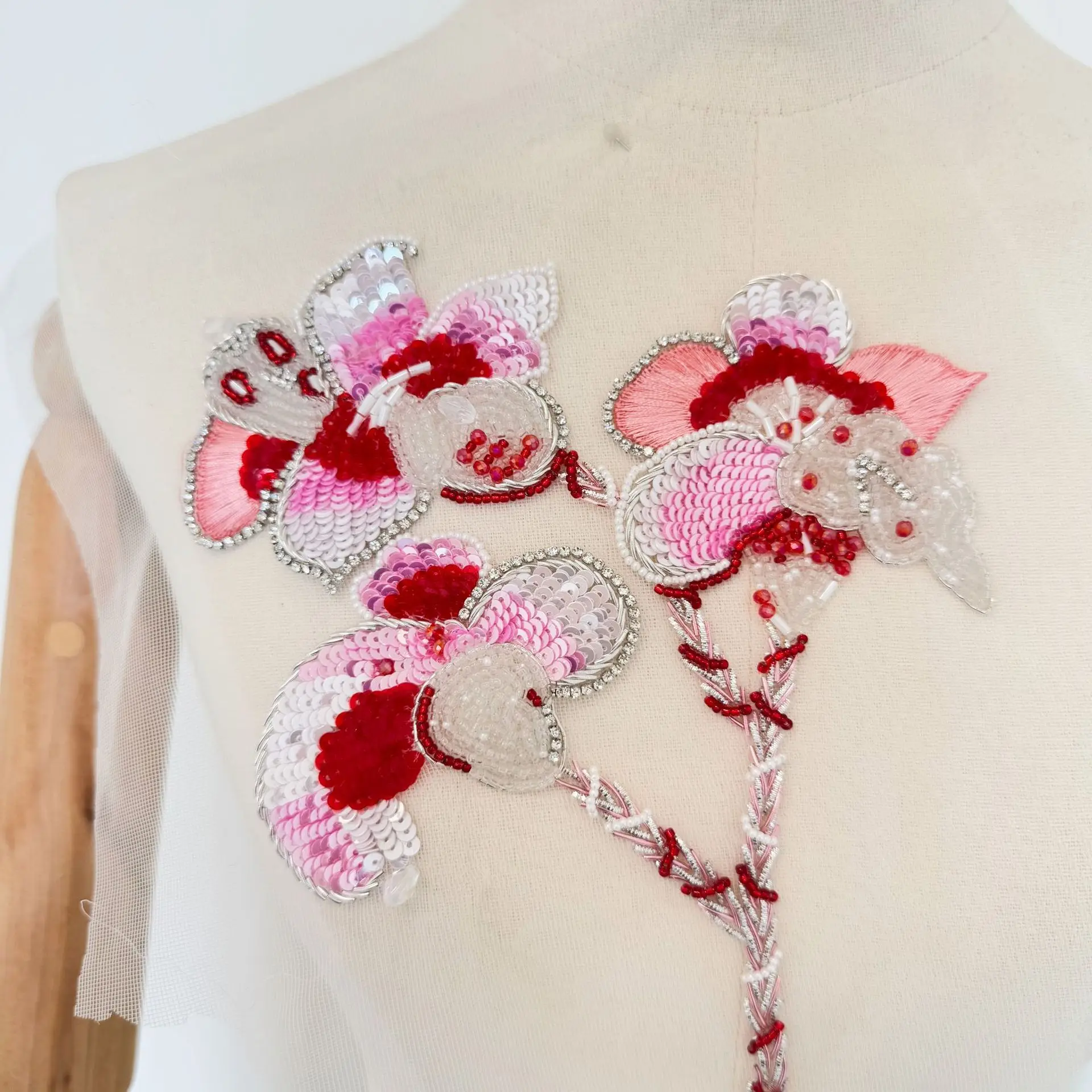 

1pcs DIY Shoe Bag Decoration Craft Accessorie sew on patches Premium Pink Beaded Embroidery Applique Patch for Clothing Repair