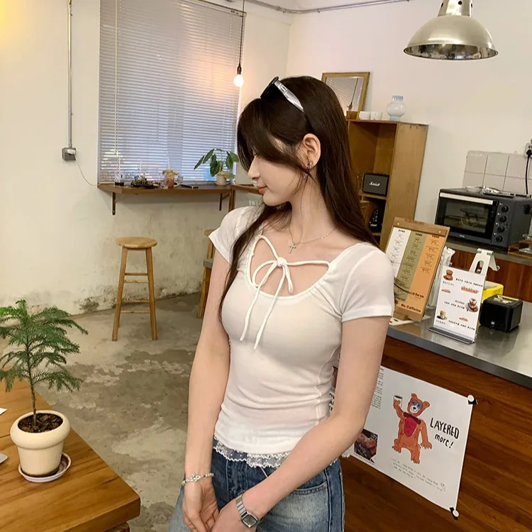 

Ele Hollow out Knot ort Sve T-irt Women's Summer Faionable Top White oulder Length Commute Sle