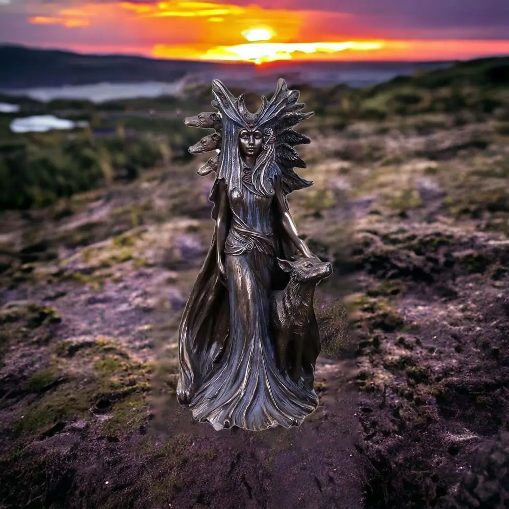 

Delicate Modern Art Greek Goddess Statue Mysterious 3D Witch Hound Sculpture Unique Resin Ornaments Office