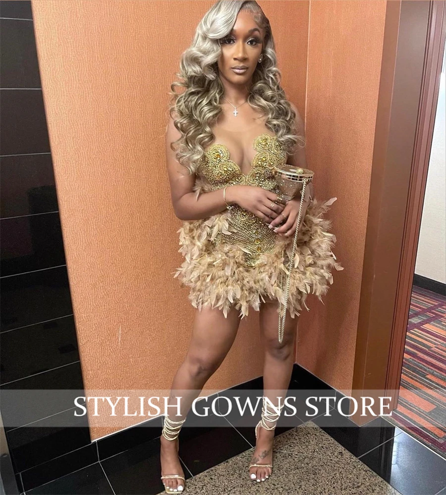 Gold Sheer O Neck Short Prom Dresses For Black Girls Beaded Crystal Birthday Luxury Party Dress Feathers Mini Cocktail Homecomi