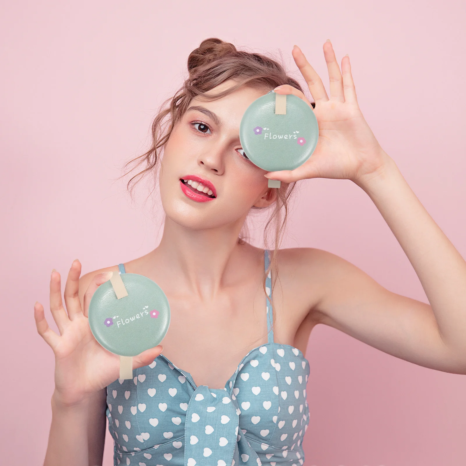 1Pcs Delicate Circular Mirror Portable Vanity Mirror for Ladies Key Ring Christmas Valentine's Day Gift