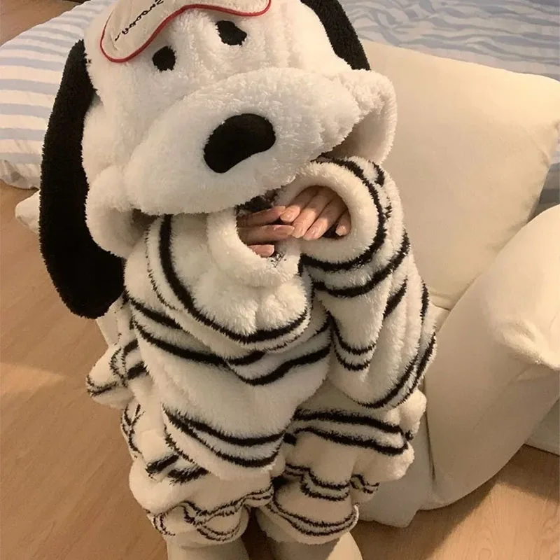 

Snoopy Winter Warm Coral Velvet Pajamas Set for Women Cartoon Cute Thick Fluffy Sleepwear Lounge Suit Soft Homewear Outerwear