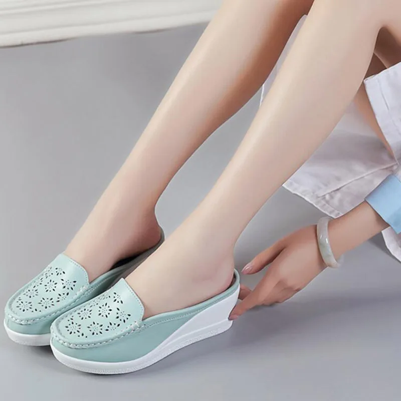 KNCOKAR Summer new style of women\'s fashion simple real leather outside wear thick bottom slope and baotou hollow slippers