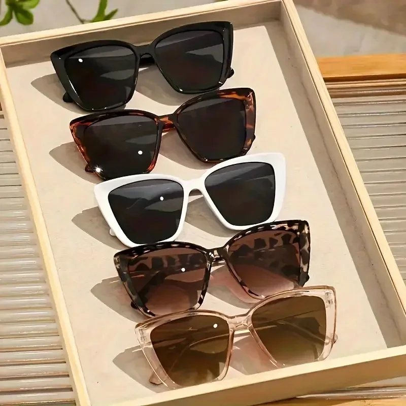 Retro Cat-Eye-Sonnenbrille für Damen, trendige quadratische Fassung mit UV400-Schutz, modische Vintage-Sonnenbrille für Party und Strand