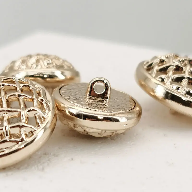 5 Stück 18/22 mm luxuriöse goldene, ausgehöhlte Metallknöpfe für Kleidung, Oberbekleidung, Pullover, DIY-Nähknöpfe, Nähzubehör, neu – Detail 6