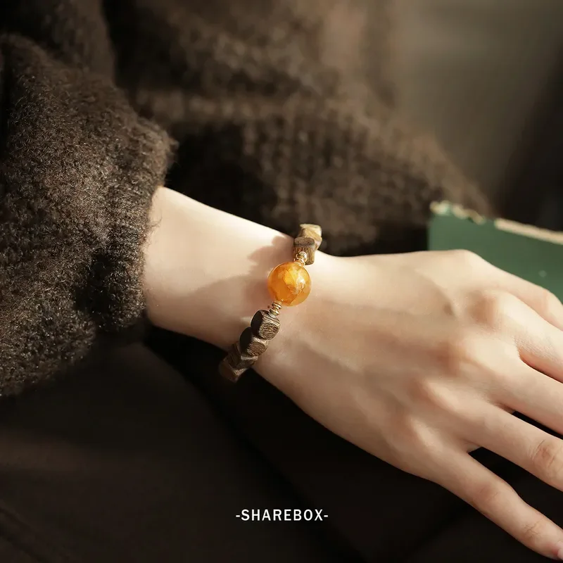 Natural Chinan agarwood square yellow glue flower bracelet gold glue flower natural crystal bracelet literary new Chinese