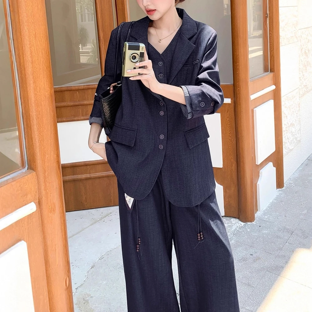 TWOTWINSTYLE Solid Spliced Pocket Three Piece Set Female Lapel Jacket Sleeveless Vest Korean Commute Women's Trousers Set New