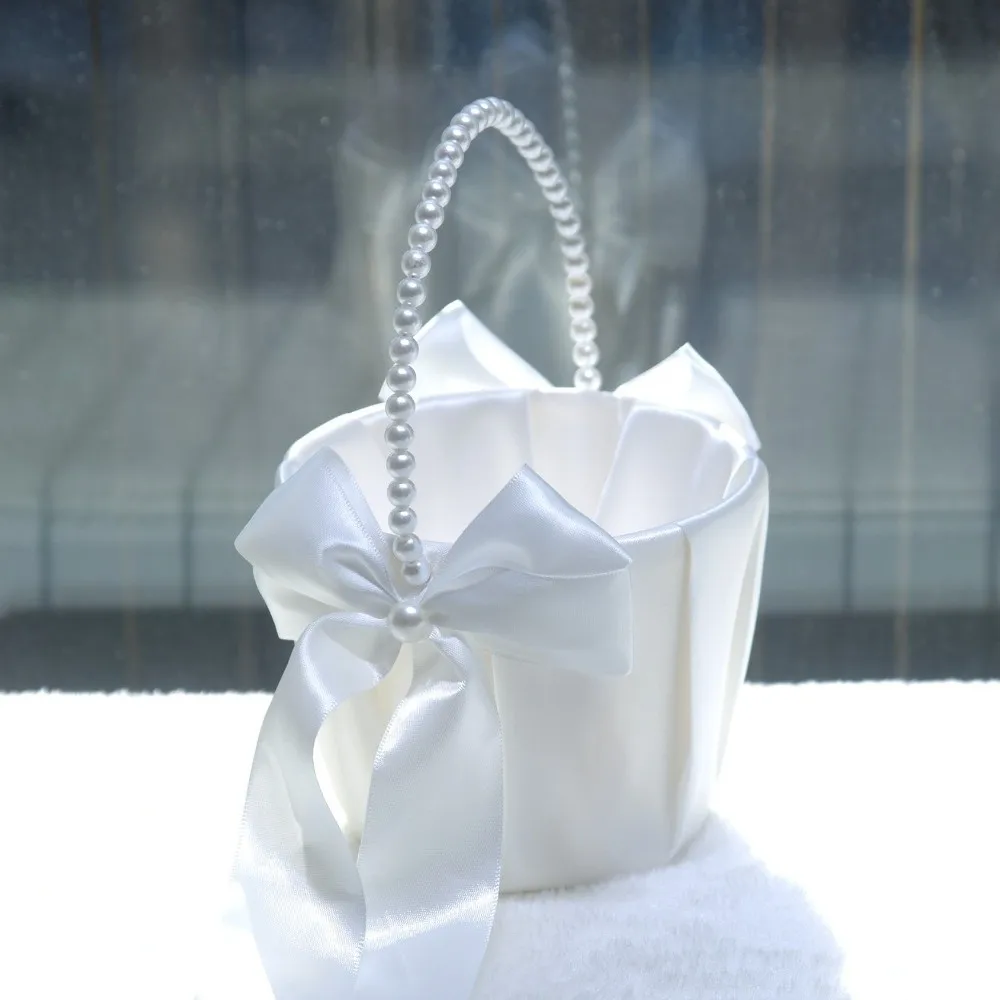 Satin White Wedding Flower Basket Vintage Elegant Pearl Handle Basket Classic Rustic Bowknot Flower Girl Basket Photoshoot Prop image 4