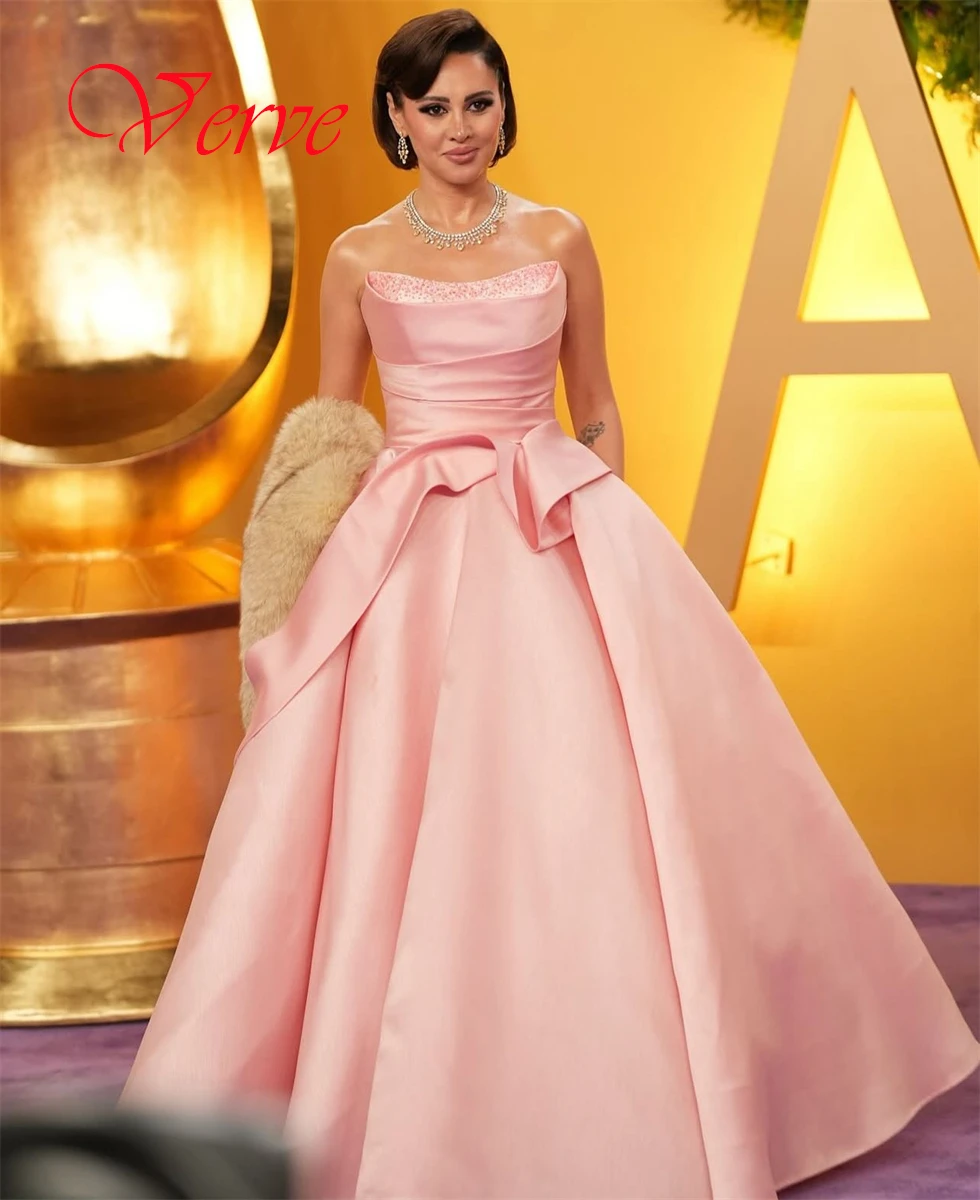 

Customized Exquisite Pink Satin Evening Dress Elegant Strapless Sleeveless Prom Dress Classic Chapel Train Homecoming Dress