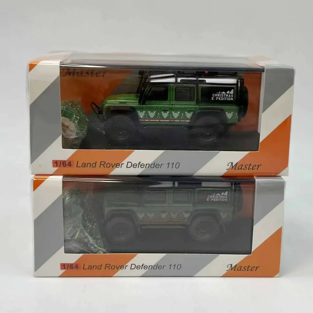 Diecast 1:64 Defender 110 Car Christmas Car Model with Christmas Tree Die-Cast & Toys Adult Fans Collectible Souvenir Gifts