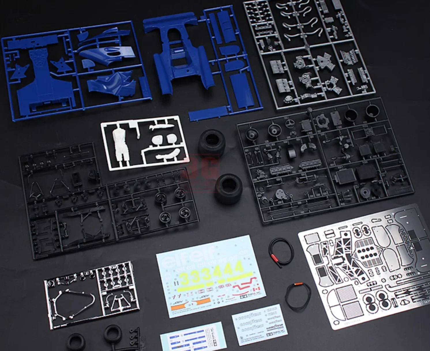 

Tamiya 20058 1/20 F1 Комплект модели автомобиля Elf Team Tyrrell P34 76 Шестиколесный Scheckter