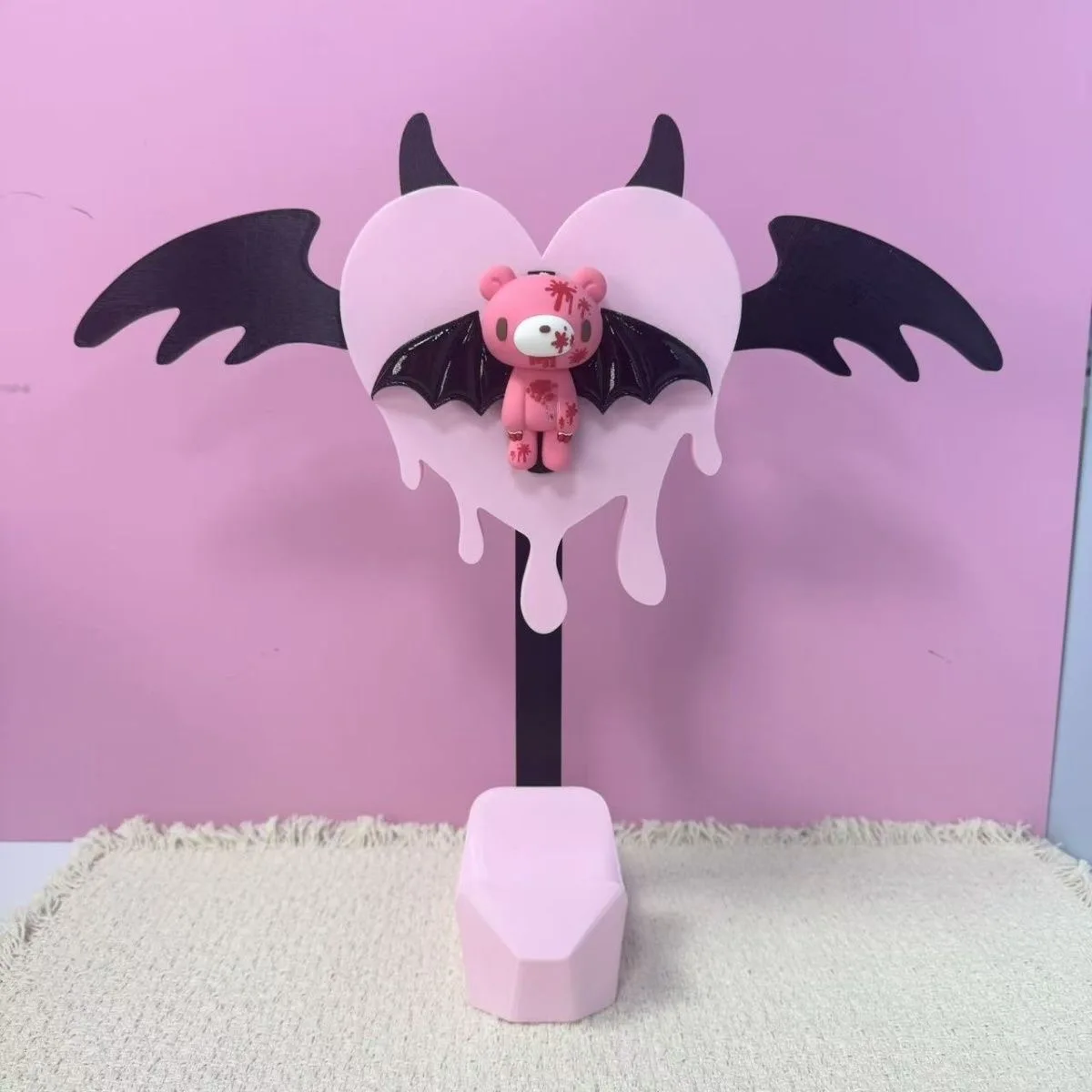 Cute Devil Wing Heart‑Shaped Headphone Stand, Bear Decor Desktop Headset Holder for Desk Game Accessory Display Rack