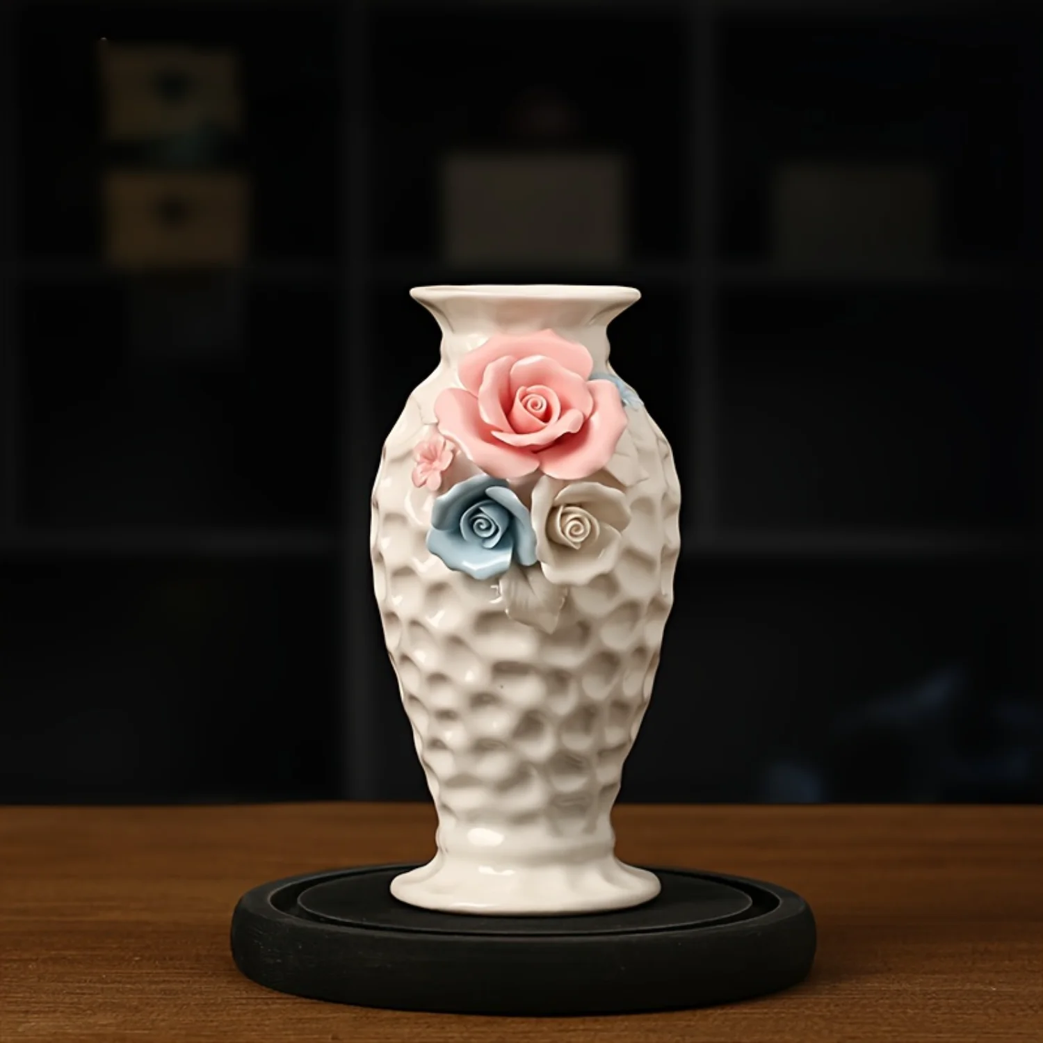 Handcrafted Ceramic Art Vase with Flowers - Elegant Desktop Decoration, Faux Floral Ornament - Ideal Gift for Girlfriend, Exquis