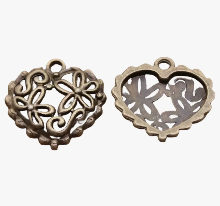 

20pcs 20mm Vintage hollow heart pendants for handamde findings Zinc alloy metal HW3685
