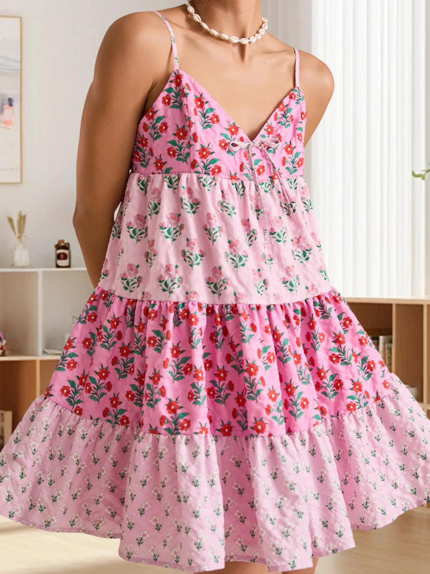 Women s Floral Print Sleeveless Mini Dress with V Neckline and Open Back Detail Spaghetti Strap Summer Cami Dress