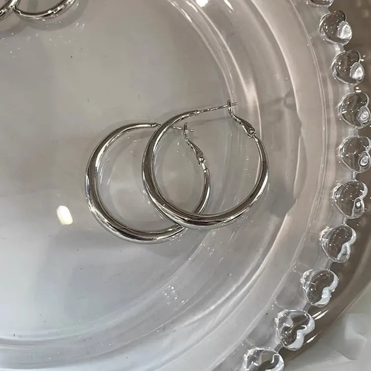 الأقراط الفضية المكسورة للنساء ، الأقراط المتخصصة الراقية ، الرياح الباردة