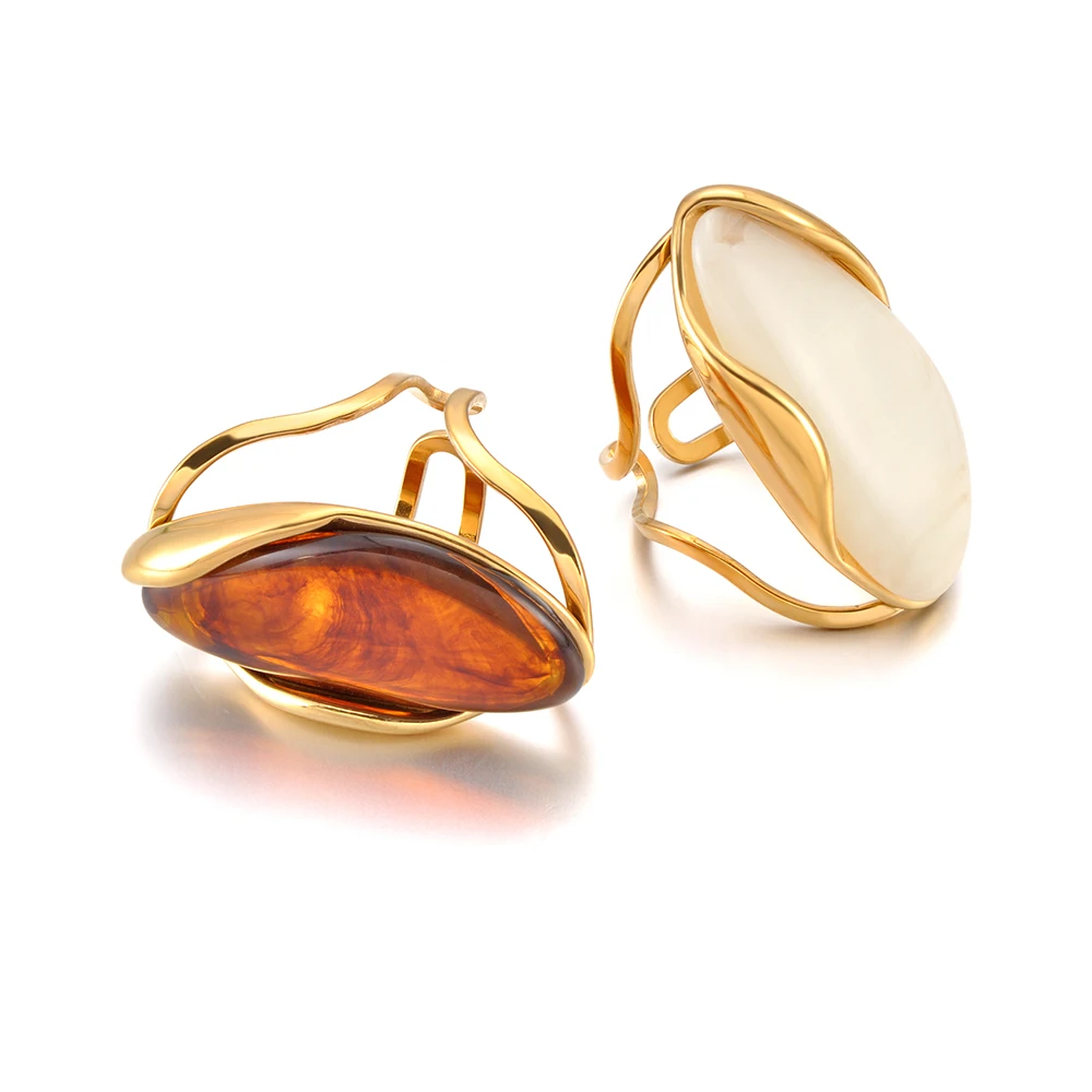 JeeMango Trendiger Bernstein-Weißer Harz-Geometrischer Verstellbarer Offener Ring, Vergoldeter Rostfreier Edelstahl Fingerschmuck R26016 – Detail 1