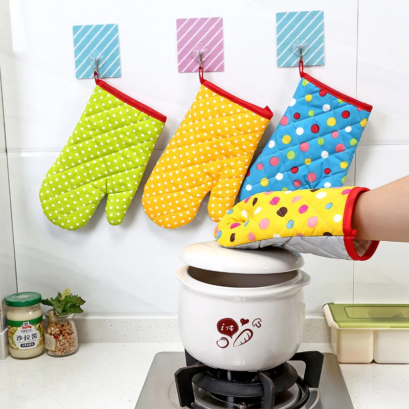 Cute Kitchen Tool Mitten Microwave Oven Glove Non Slip Household Thickened Insulated Baking Heat Resistant Gloves Oven Mitts