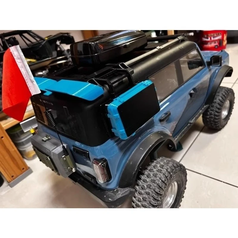 YK4083 1/8 Scale RC Rock Crawler with Side-Mounted Backpack and Side Ladder Decorative Accessories  Non-Destructive Installation