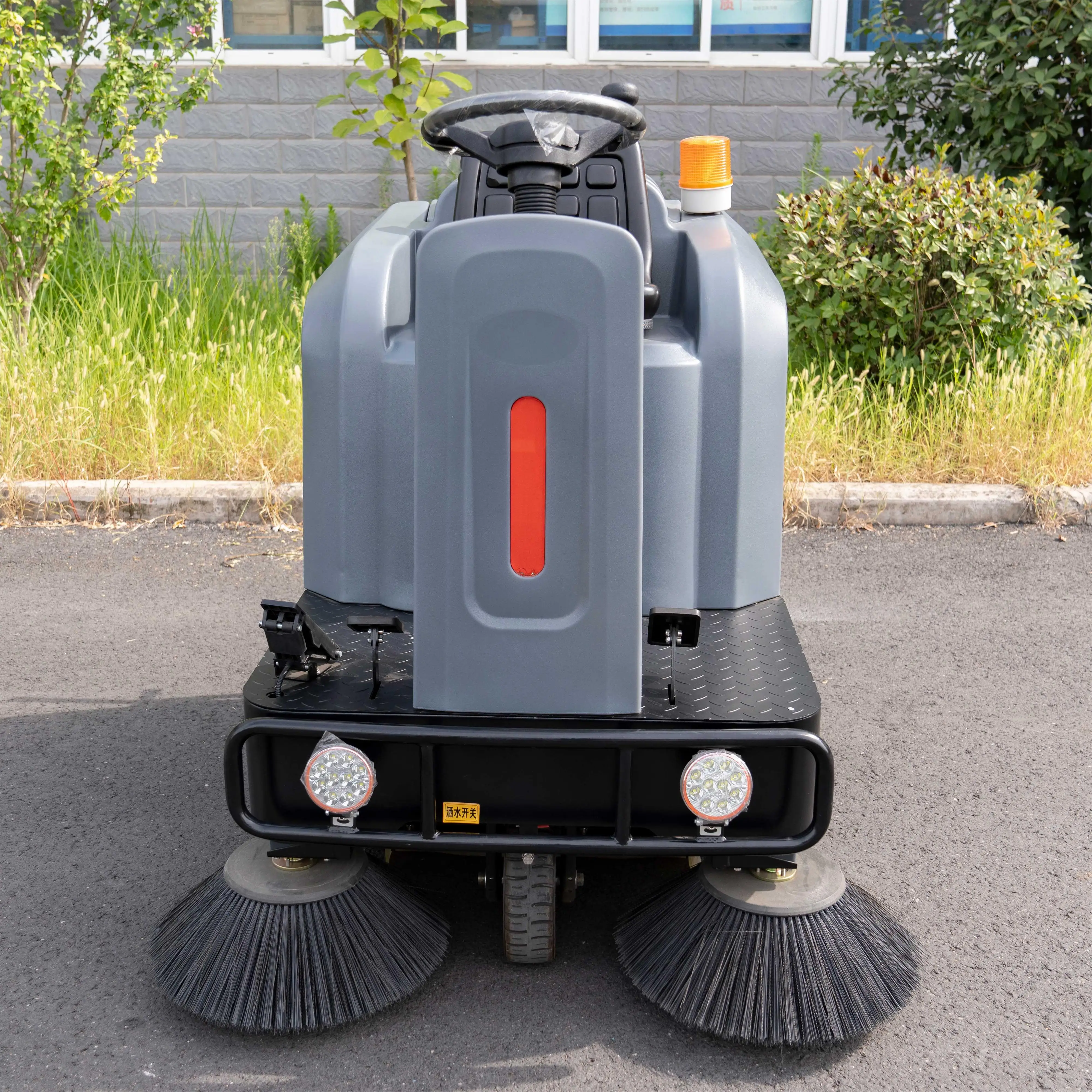 SJ1250 أفضل بيع ركوب البطارية على آلة كنس الأرضية مكنسة الطريق للبيع