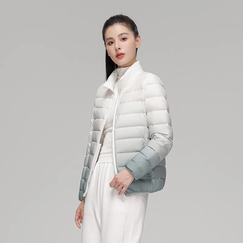 

2022 New Autumn/Winter Female Fashion Gradient Slin Fit Short Stand Collar Keep Warm Coats Women Ultra Lightweight Down Jackets