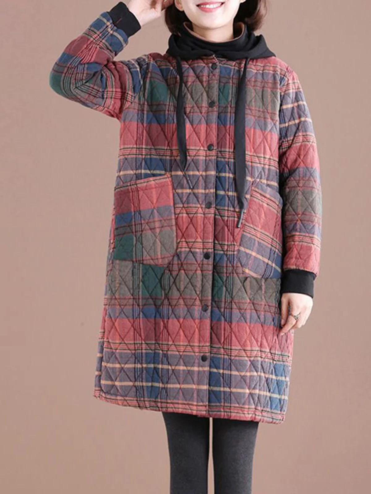 سترة نسائية شتوية من القطن والكتان بنقشة مربعات كلاسيكية، معطف خفيف الوزن ودافئ بطول متوسط يصل إلى الركبة مع غطاء للرأس
