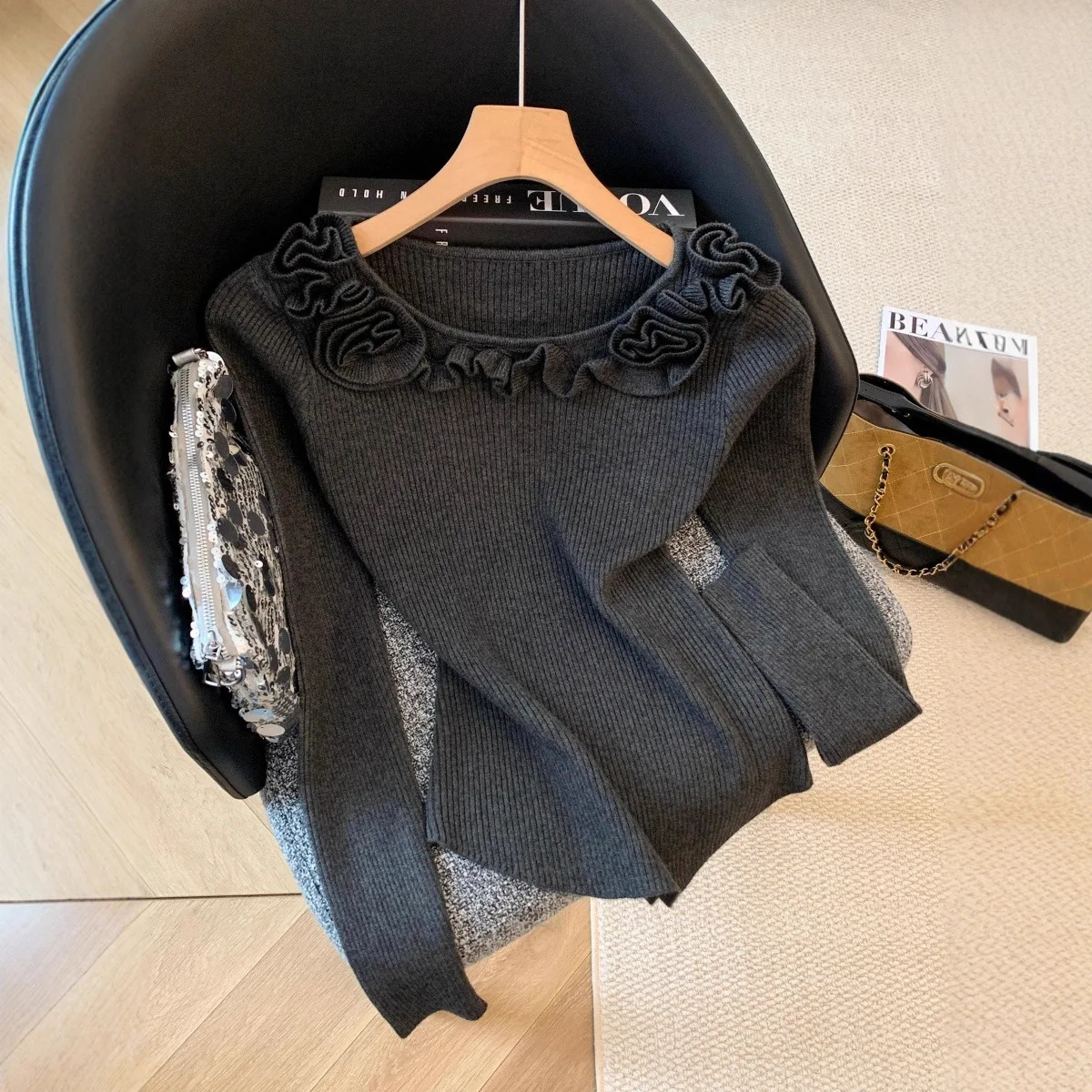 

2026 New Spring Temperament Elegant and Simple French Gentle Wind Three-dimensional Flower Knitted Long-sleeved Slim-fitting Top