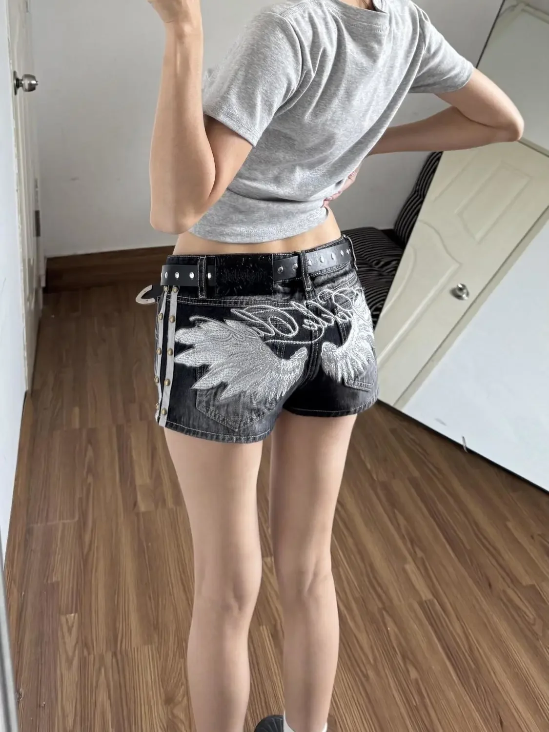 Y2K Retro Hot Girl Angel Wings Embroidered Vest Denim Shorts Set Retro Sexy Ultra Shorts Subculture Punk Rivets Low Waist Pants