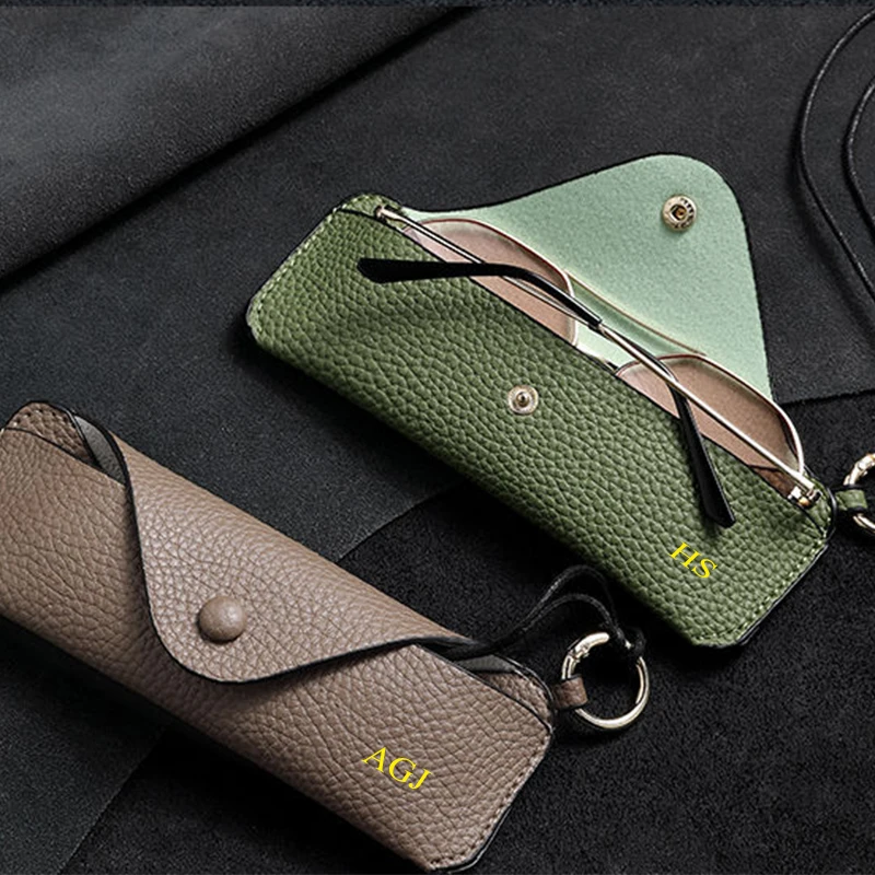 Custom Initials PU หนังแว่นตากระเป๋าพร้อมสายคล้องคอ Luxury Travel Portale แว่นตากันแดดกระเป๋าแฟชั่นกล่องแว่นตา