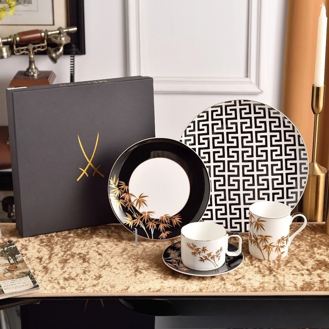 

Набор посуды для послеобеденного чая и кофе из костяного фарфора Metropolitan Gold Bamboo: чашка, блюдце, чашка для красного чая. Домашняя роскошь.