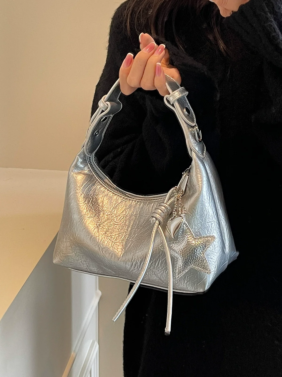 

Exquisite and Popular Small bag for women 2025 New Fashion and Versatile Crossbody Bag Pillow Bags Luxury Handbags Purse Ladies