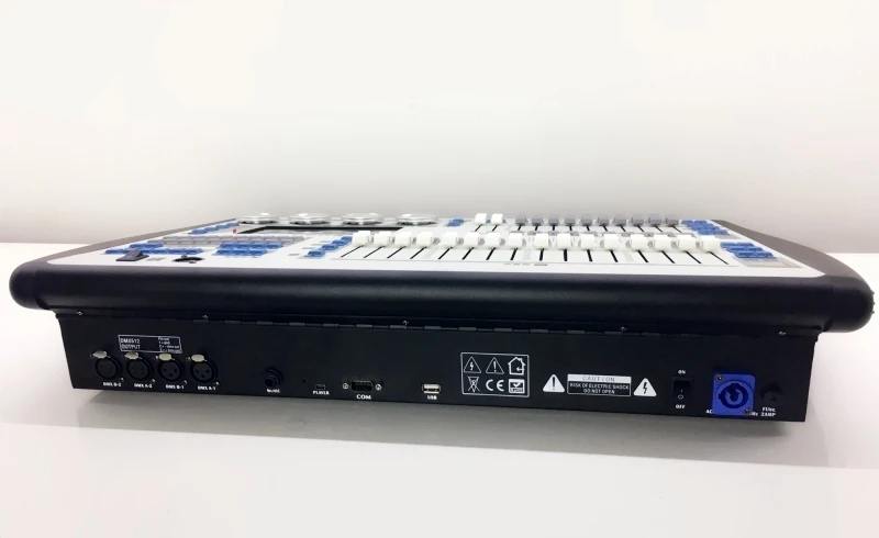 شاشة تعمل باللمس 1024 وحدة تحكم الإضاءة Dmx512 وحدة تحكم ضوء المرحلة رسم يدوي وحدة تحكم برأس متحرك لأضواء المسرح