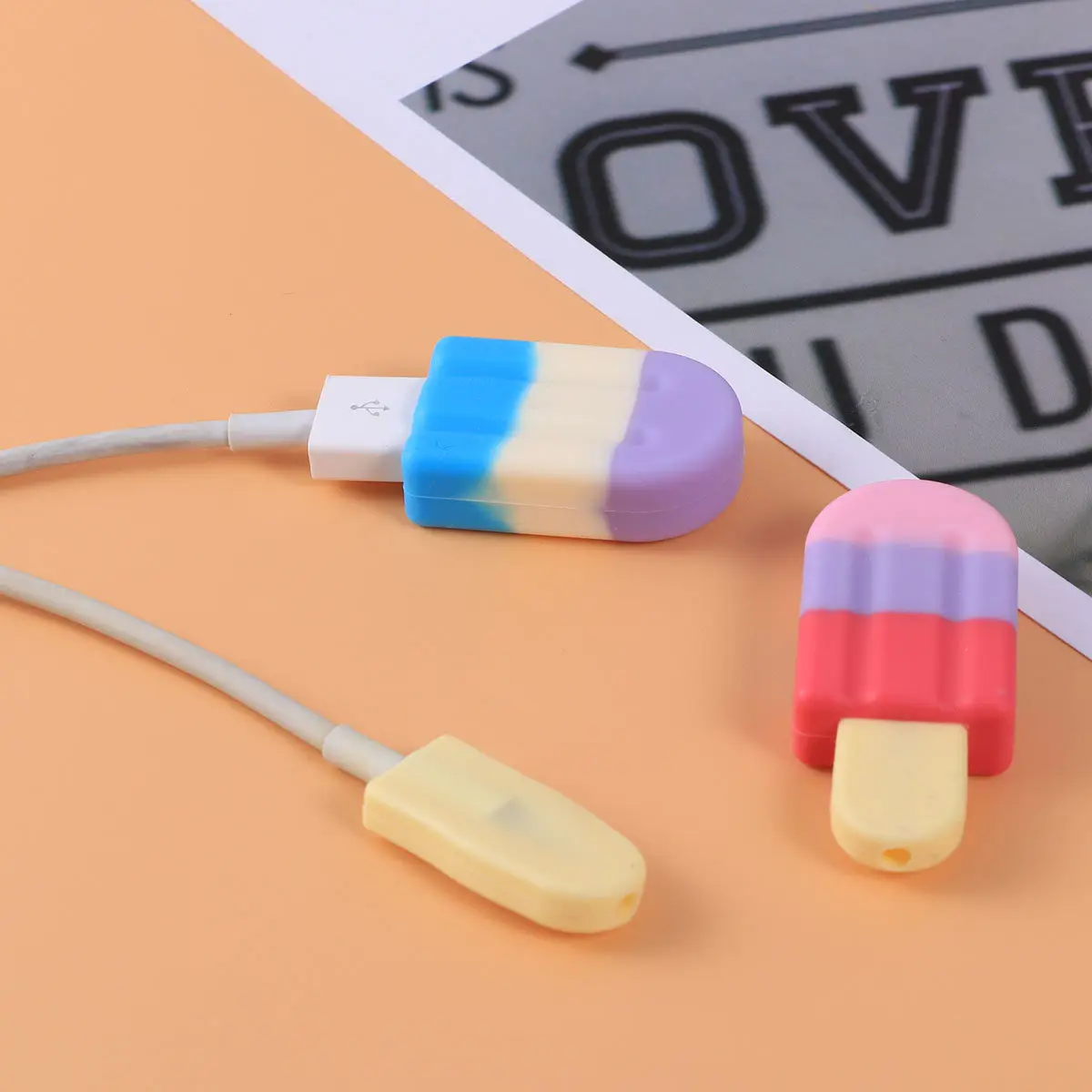 

5 шт. силиконовых защитных накладок для кабелей USB с ярким дизайном в виде мороженого, усиленные, для защиты и организации кабелей, обеспечивающие долговечность.