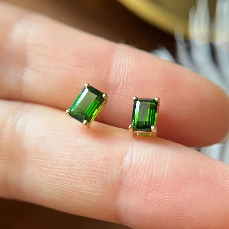 

S925 pure silver plated with 14K gold square sugar emerald earrings for women, rectangular diamond inlaid earrings with unique