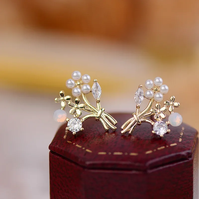 Korean Bouquet of Flower Earrings No Pierced Women Temperament Luxury Exquisite Zircon Flower Clip on Earrings Non Piercing Ear