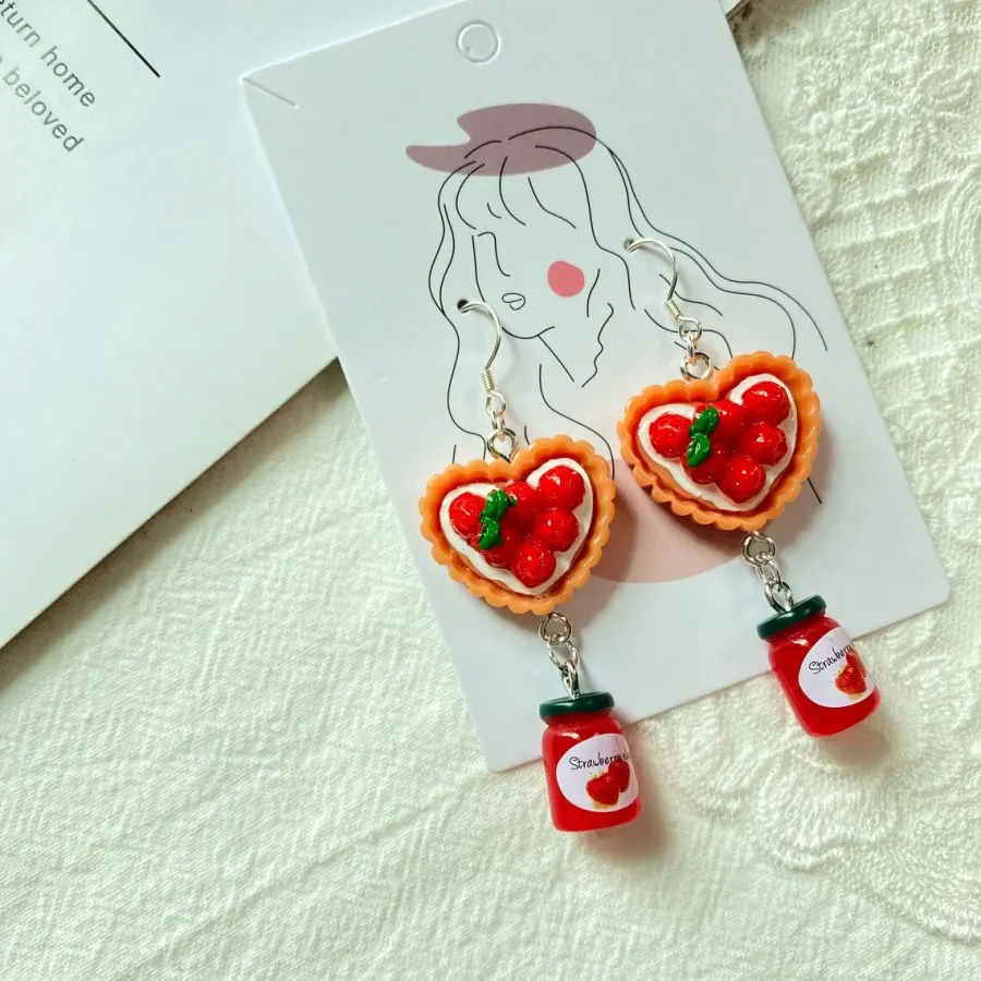 Novelty Heart Strawberry Jam Cake Dangle Earrings Creative Food Strawberry Jewelry Cute Resin Handmade Girl Eardrop Gift for Her