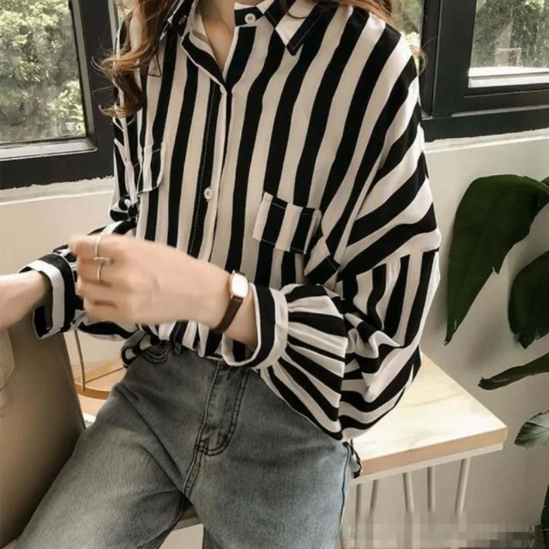 2024 Summer Women\'s New Spliced POLO Collar Button Stripe Pocket Lantern Sleeve Fashion Loose Casual Long Sleeve Blouses Shirts