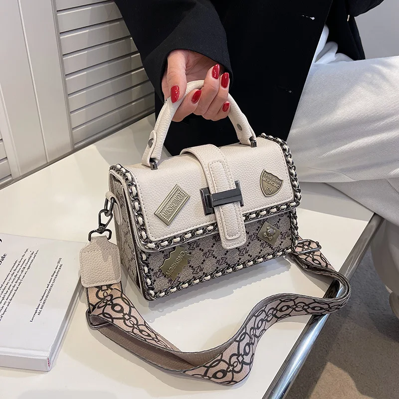 

2026 Niche Design High-End Bag for Women New Super Popular Small Square Bag Versatile Handbag Shoulder Crossbody Bag